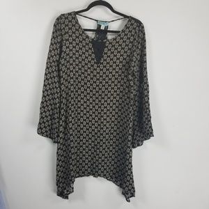 Dina Be longsleeve tunic M geometric racerback